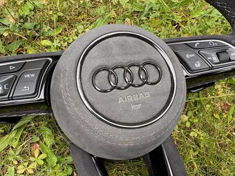 AUDI MULTIFUNKCNY VOLANT ALKANTARA s logom RS - 9