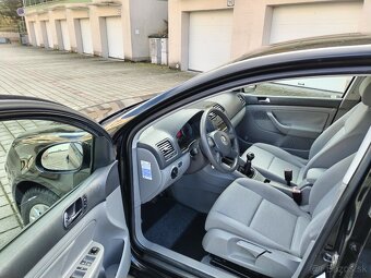 Volkswagen Golf 5 1.4i 55 kW COMFORLINE R. V. 2005 - 9