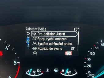 Ford Focus Kombi 1.5 TDCi EcoBlue Titanium X - 9