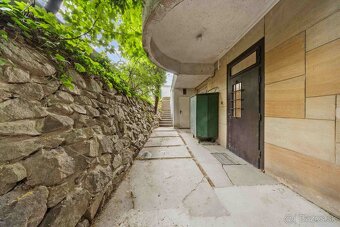 Prenajmeme štýlové kancelárie vo vile so záhradou v BA I. - 9