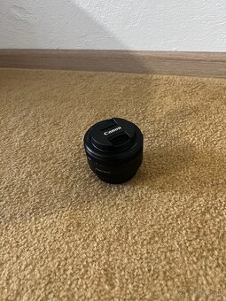 Canon EOS 2000D - 9