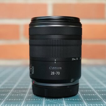 Canon RF 28-70 mm f/2,8 IS STM - 9