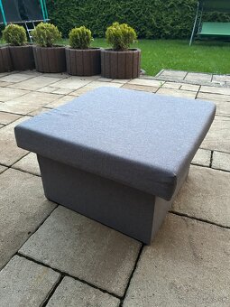 Rozkladací gauč s úložným priestorom + taburetka - 9