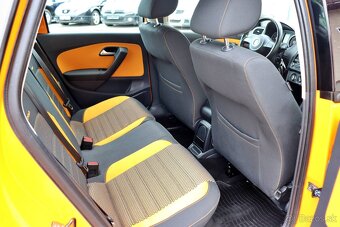 Volkswagen Polo 1.2 TSI CROSS - 9