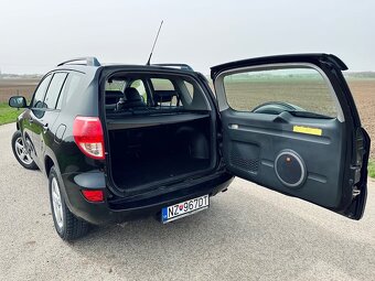 Toyota RAV4 2.2 D-4D 100 kW, 4x4 – 2006 - 9