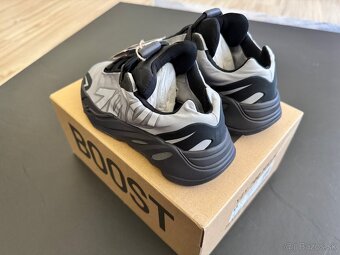 Adidas Yeezy 700 MNVN metal veľ. 36,5 - 9