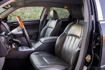 Chrysler 300 C 5.7L V8 - 9