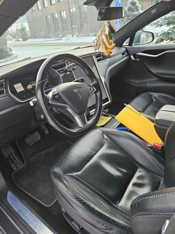 Tesla S - 9