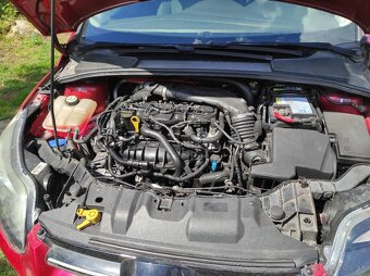 Ford Focus 1,6 benzín turbo - 9