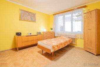 Čiastočne zrekonštruovaný dom vo výbornej lokalite s garážou - 9