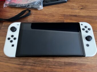 Predám Switch OLED - 9