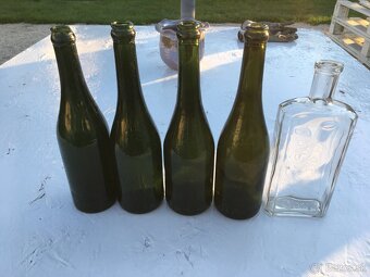 Staré pivové flaše s nápisom - 9