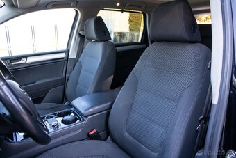 Vw Volkswagen Touareg 3.0 TDI webasto, panorama, nová STK - 9