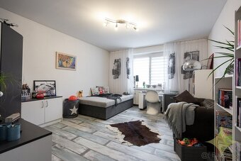 Ponúkam na predaj rodinný dom Horné Chlebany - 9