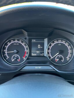 Octavia Combi Ambition 2.0 TDI bez AD blue - 9