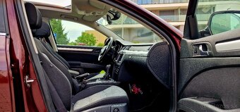 Škoda Superb Combi 2.0 Tdi 103Kw RV 2012 ELEGANCE MAX - 9