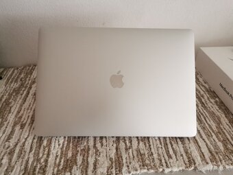 MacBook Pro 15" (2017) TOP STAV - 9