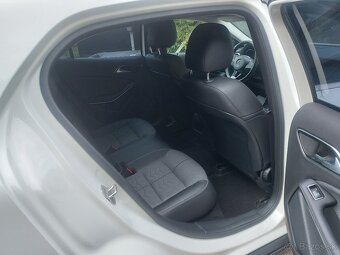 MERCEDES GLA 200D KUPA SR 101500KM - 9