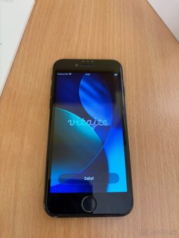 iPhone SE 2020 Black 64 GB - 9