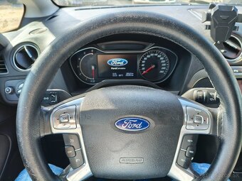 Ford S-Max 2.0TDCI Titanium A/T 120kW - 9