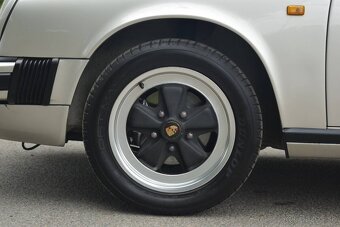 Porsche 911 SC - 9