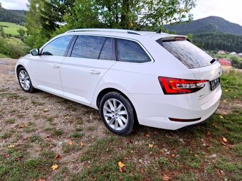 Škoda Superb Combi 2.0 TDI Style DSG 110kw,alcantara,kessy - 9