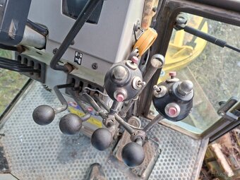 NEW HOLLAND F 106.6A 6X6 - 9