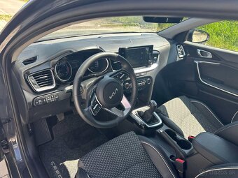 Kia Ceed 1,5 T-GDI 160PS M6 GOLD 10/2023 - 9
