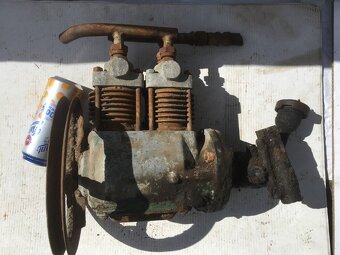 Motorpal zberateľský kompresor 2 valec - 9