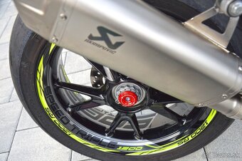 Triumph SPEED TRIPLE 1200 RS 2023 - 9