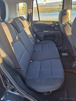 Predám/vymením Mazda 2 1.2i comfort 55kw 2006 - 9