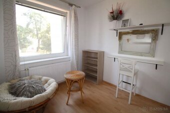 VAJANSKÉHO ul. - STUPAVA - 2,5i BYT S FRANCÚZSKYM BALKÓNOM - 9