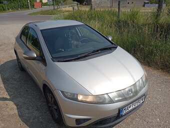 Predám Honda Civic 1.8 iVtec - 9
