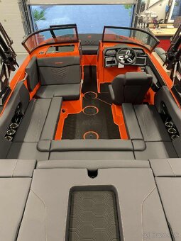Motorový čln - 9