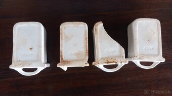 Starožitné koreničky v poličke - 9