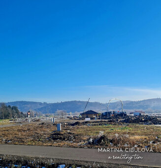 Na predaj je rovinatý stavebný pozemok – Sliač, lokalita Sln - 9