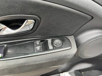 Renault Megane 1.6i - 9