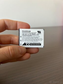 Fujifilm FinePix SL260 - 9