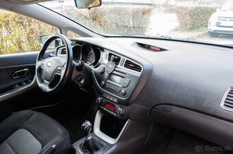 Kia Ceed SW 1.6 GDI - 9