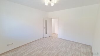Veľkometražný 4 izbový byt s veľkou terasou a gáražou - 9