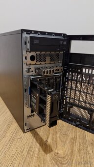 HP ProLiant Server Intel Xeon/32GB RAM - 9