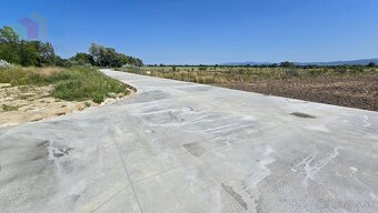 STAVEBNÝ POZEMOK 603 M² BOROVCE, okr. Piešťany /VODA, ELEKTR - 9