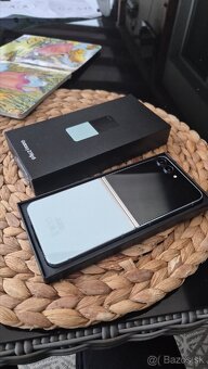 Predam Samsung Galaxy Z Flip 5 256gb mint ako novy - 9
