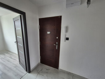 Prenájom 3 izb byt s LOGGIOU Košice s. Nad Jazerom NOVÝ - 9