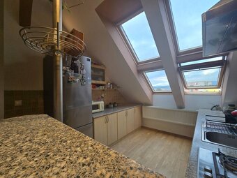 5 izbový podkrovný byt s parkovacím miestom - 9