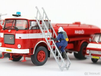 Ručne malované figúrky hasičov 1:43 - 9