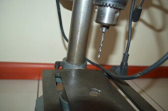 predam - stolova vrtacka EKA - 9