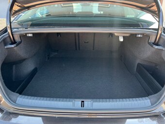 Volkswagen Passat 2.0 TDI Business 4Motion DSG - 9