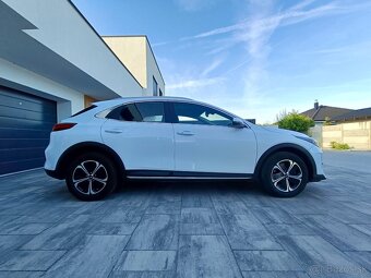 Predám KIA XCeed 1.6 GDi Plug-In Hybrid Gold A/T - 9