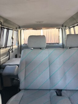 VW Caravelle - 9
